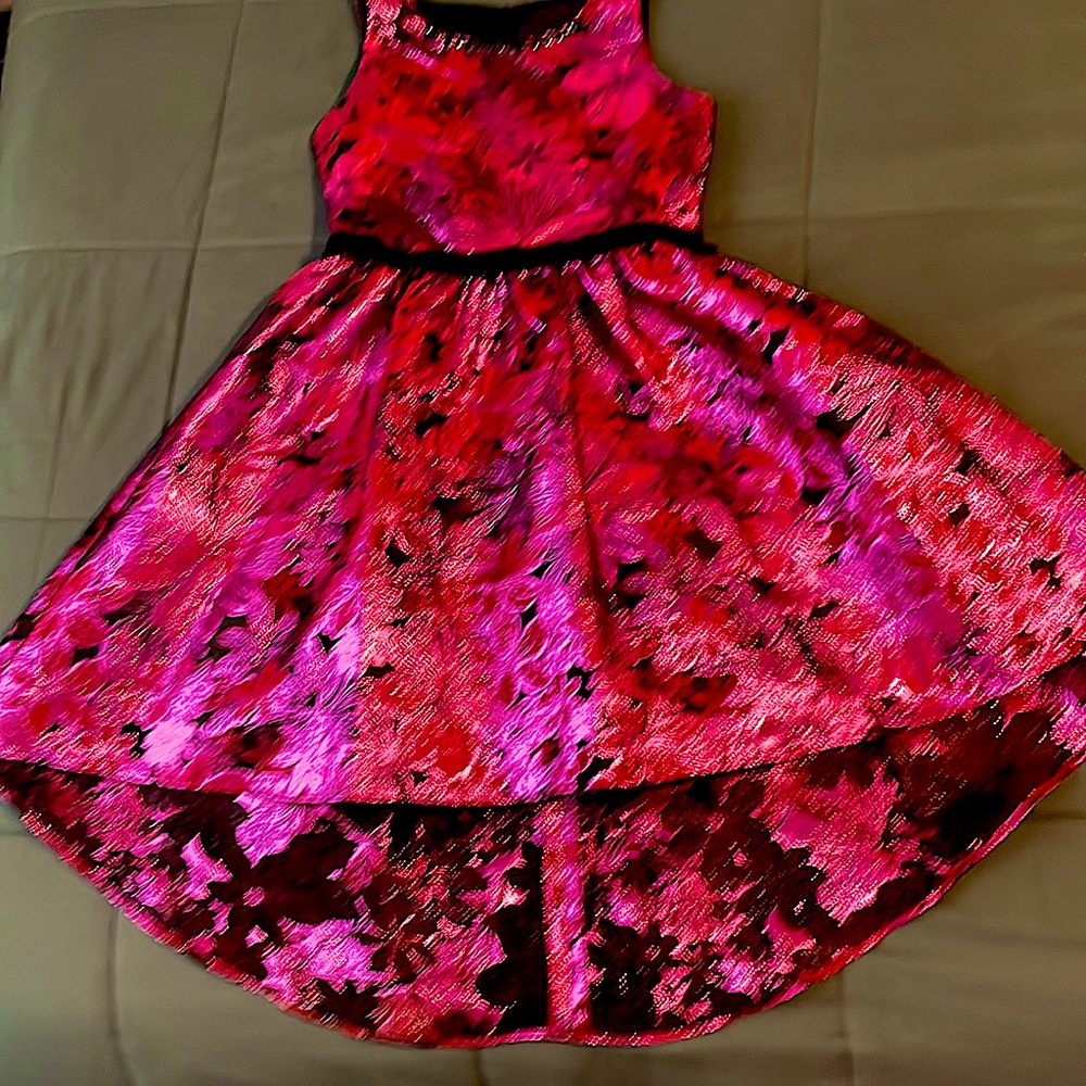 FANCY (BRAND NEW) SIZE 10 GIRLS FORMAL DRESS!!!